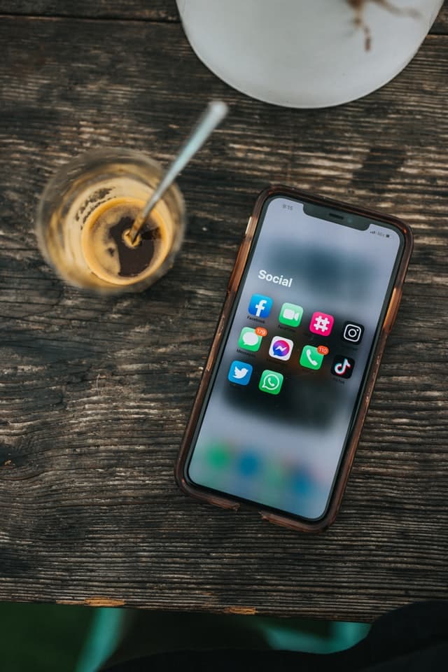 fonctionnalités réseaux sociaux